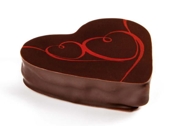 Illustration du cœur praliné Cluizel St Valentin Chocolat Cluizel coeur praliné 50% d'amandes et noisettes.