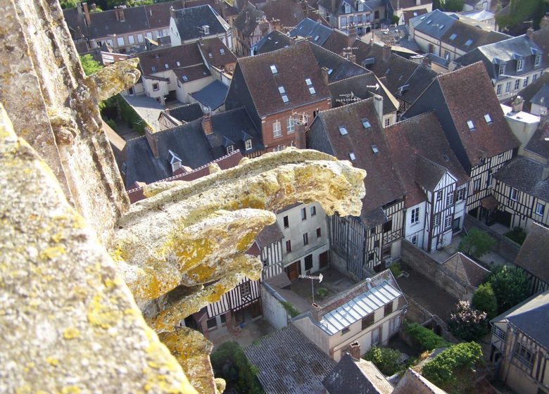 Toren van de kerk Sainte-Madeleine