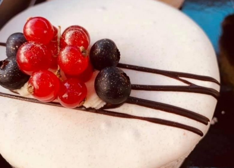 Feet in the dish and Aubane pastries